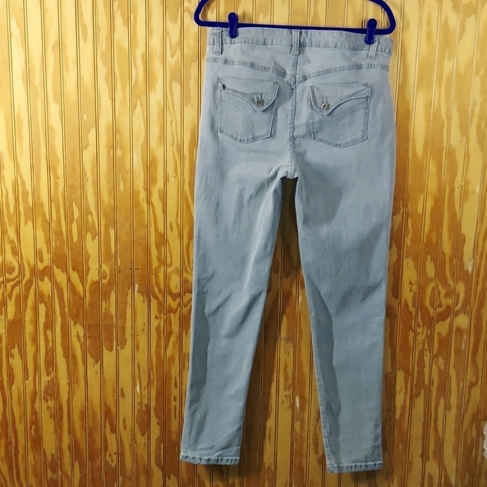 Yuva Jeans - Picture 3 of 7
